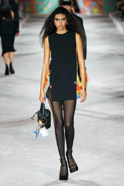 Look 4